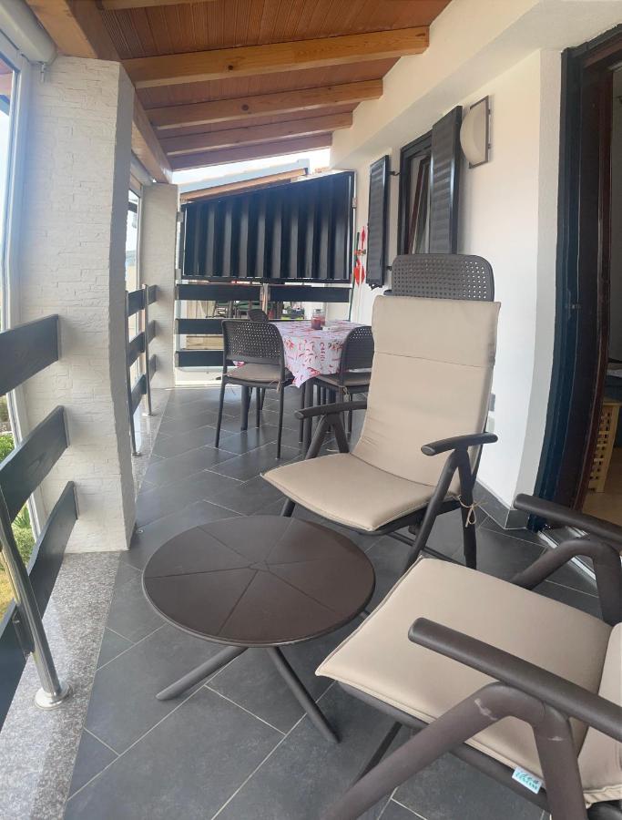 ראבני Residence4A-Appartamento Rosso מראה חיצוני תמונה