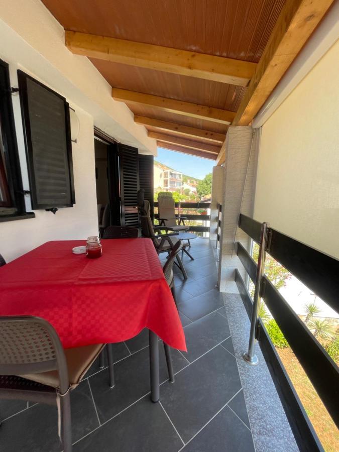 ראבני Residence4A-Appartamento Rosso מראה חיצוני תמונה